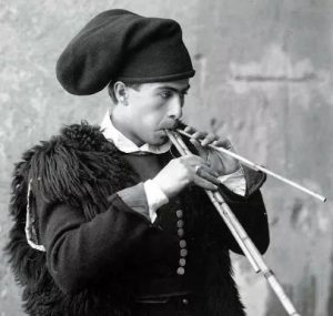 Is Launeddas - articolo strumentiemusica.com - Sa loba e la destrina