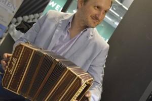 Aleksandar Nikolic e il bandoneon Scandalli